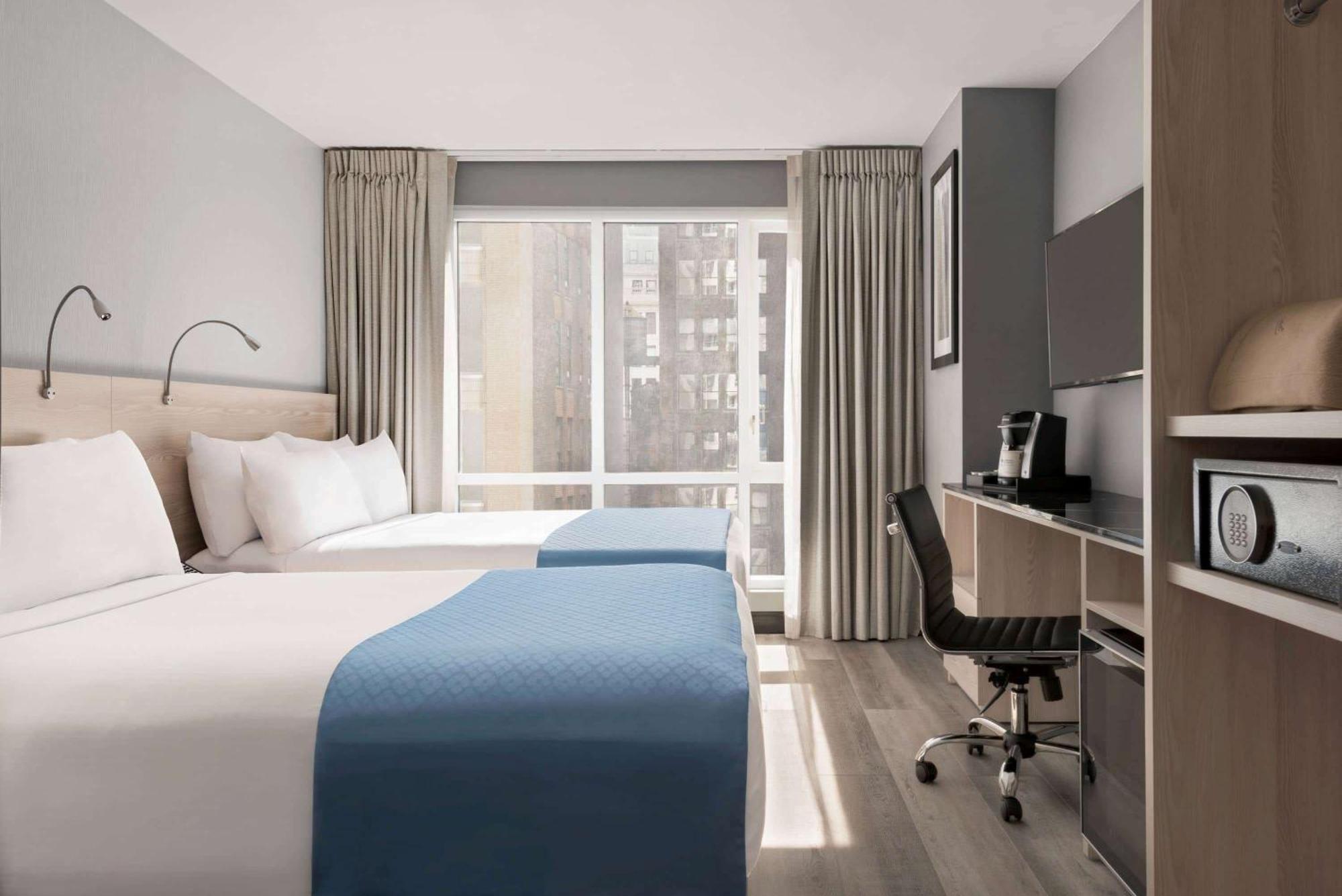Double Room Two Double Beds View Non-Smoking